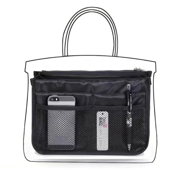 🆕 Beauty Bundle 🎉 One bag, one mirror, one refillable perfume bottle - Picture 3 of 9